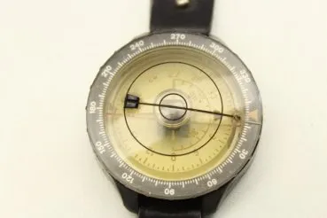 Luftwaffe bracelet compass probably after 1945 with semicircle Scala