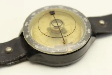 Luftwaffe bracelet compass probably after 1945 with semicircle Scala