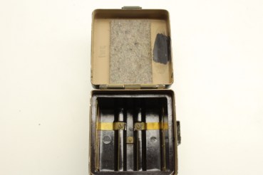 Wehrmacht Batteriekasten für Optikbeleuchtung ,Strichplattenbeleuchtung Scherenfernrohr und Entfernungsmesser EM, Hersteller fwq