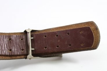 Konvolut NVA DDR Lederkoppel, Waffenreinigungsgerät etc