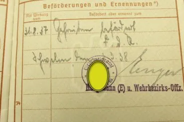 Wehrmacht  Wehrpass im originalem seltenen Wehrpass Pappschuber  mit Hersteller