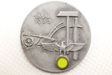 Badge May 1, 1936, manufacturer on the reverse
