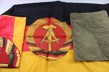 Preview: 2 Fahnen DDR Nationale Volksarmee NVA