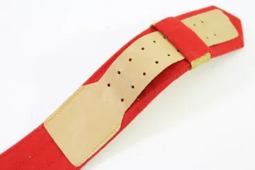 Feldbinde Gold Tresse auf rotem Tuch