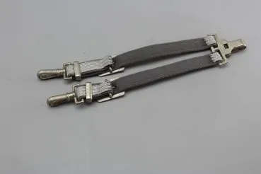 DDR NVA officers' honor dagger, manufacturer Mühlenhausen with 3-hole hanger in a box with the same number, dagger Officer