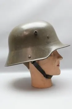 Deutsche Reich 1. Weltkrieg Stahlhelm M 16 ET 66 im Super Zustand