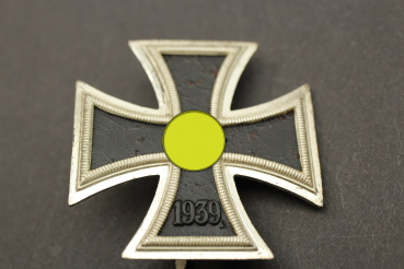 L / 52 EK 1- Eisernes Kreuz 1. Klasse von C. F. Zimmermann, gefrosteter Rahmen