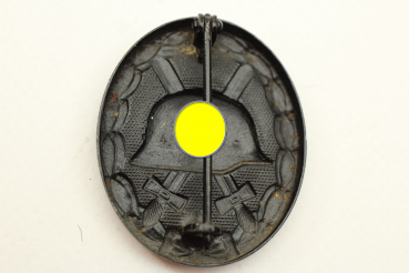 Wound badge in black manufacturer 4, Steinhauer & Lück.