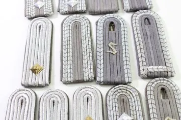 DDR / NVA bundle of various shoulder boards for ranks