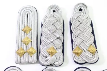 DDR / NVA bundle of various shoulder boards for ranks