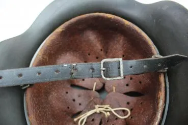 Wehrmacht Stahlhelm M42 NS66 mit einem Huber Jordan Emblem, Abzeichen und markiert