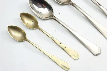 Box labeled 1 Dotz. Coffee spoon, manufacturer Artuhr Krupp