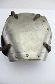 Helm und Kürass für Offiziere der preußischen Kürassier-Regimenter, um 1900 für Kinder