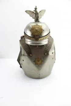 Helm und Kürass für Offiziere der preußischen Kürassier-Regimenter, um 1900 für Kinder