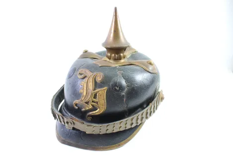 Pickelhaube Preußen Ersatzteilspender Kreublatt mit Spitze, Schuppenkette