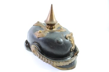 Pickelhaube Preußen Ersatzteilspender Kreublatt mit Spitze, Schuppenkette