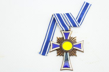 Mutterkreuz in Bronze