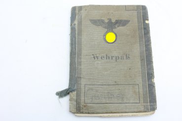 Preview: Soldbuch der Luftwaffe mit Eintragungen, Lichtbild  und Auszeichnungen