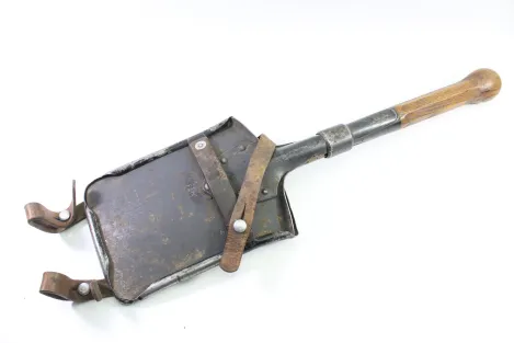 WW2 Schweizer Militär Spaten mit Metall Halterung Infanterie 1944 datiert