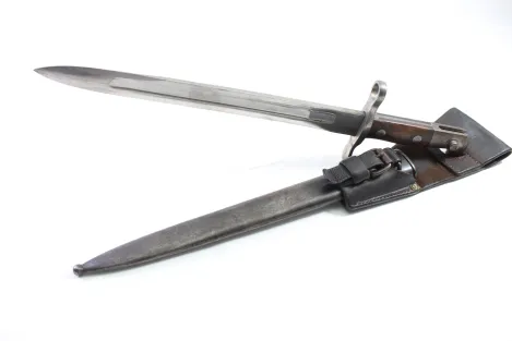 Schweizer Pionier Bajonett M1914 mit schönem Lederkoppelschuh im guten Zustand
