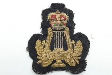 Cap badge English, worn