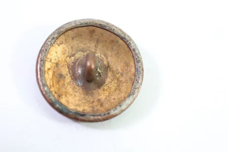 5 Metall Knöpfe mit Wappen, Bestand aus einer alten Uniformschneiderei