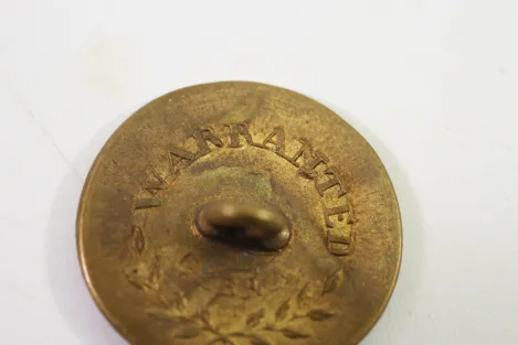 2x Uniform buttons 1832 - 1836 with the crowned coat of arms of the Kingdom of Saxony.