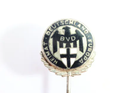 Badge of the Federation of Expellees (BDV).  Silver Badge of Honor. Silver-plated and enameled bronze.