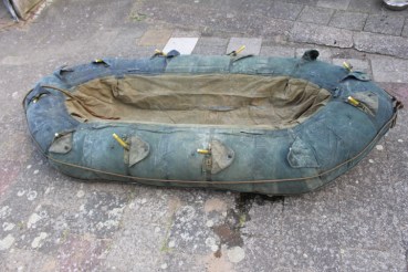 WW2 rubber dinghy camouflage colors crossing the Rhine troops, 11 chambers, checked ok