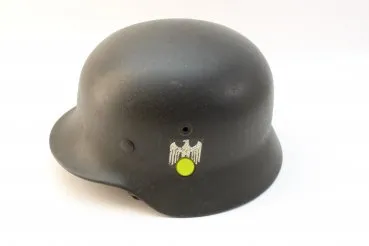 Wehrmacht Stahlhelm M40 Rauhtarn NS66 mit Abzeichen und markiert