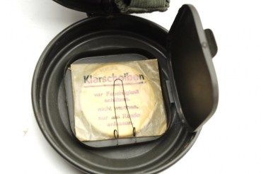 Wehrmacht Gasmaskendose mit Stoffmaske guter Zustand, mehrfach WaA gestempelt