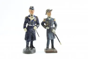 2 Kriegsmarine Admirals Lineol, good condition Height approx. 7 cm