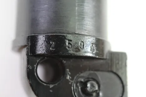 DDR NVA Kampfmesser KM 87 Überlebensmesser der Nationalen Volksarmee, komplett mit Überlebenskapsel