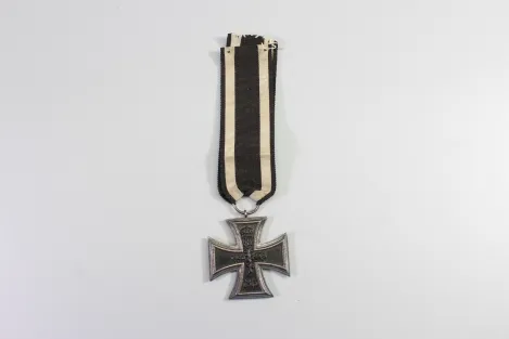 Iron Cross 2nd Class 1914, manufacturer W on ribbon, for combatants