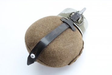 Wehrmacht canteen complete with felt cover and straps  Canteen Wehrmacht manufacturer VDNS 34