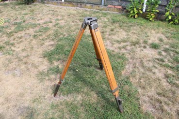Wehrmacht tripod for Carl Zeiss optics and surveying equipment, standard buildings and others