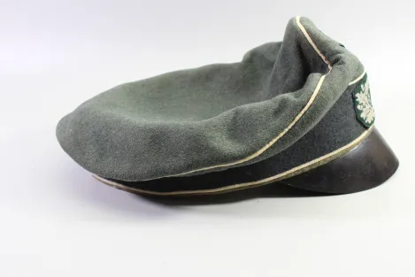 Early peaked cap for infantry officers, so-called "crumpled cap," circa 1940.