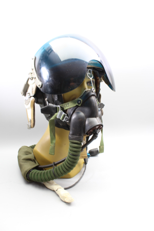 Original DDR NVA Pilotenhelm für Kampfflugzeuge ZSh-5 mit Sauerstoffmaske KM-34 – MiG-21 Kampfflieger Helm