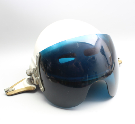 Original DDR NVA Pilotenhelm für Kampfflugzeuge ZSh-5 mit Sauerstoffmaske KM-34 – MiG-21 Kampfflieger Helm