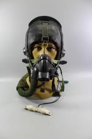 Original DDR NVA Pilotenhelm für Kampfflugzeuge ZSh-5 mit Sauerstoffmaske KM-34 – MiG-21 Kampfflieger Helm