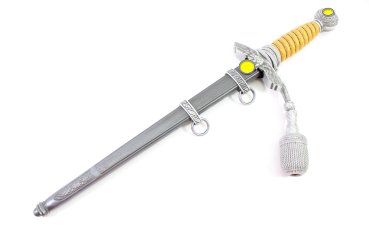 Very fine Luftwaffe officer's dagger with an orange grip, manufactured by SMF, Solingen.