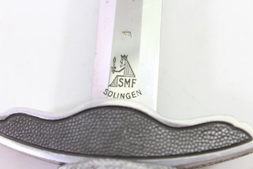 Very fine Luftwaffe officer's dagger with an orange grip, manufactured by SMF, Solingen.