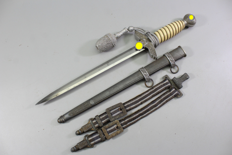 Originaler ungereinigter Offiziersdolch der Luftwaffe mit Gehänge und Portepee Hersteller Clemen & Jung, Solingen,