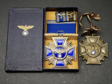 NSDAP service award in silver with manufacturer 30 in the blue award box + small ribbon clasp for silver and bronze