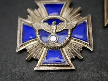 NSDAP service award in silver with manufacturer 30 in the blue award box + small ribbon clasp for silver and bronze