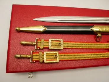 NVA General's Dagger LaSK Land Forces / MfS in case with hanger + pendant