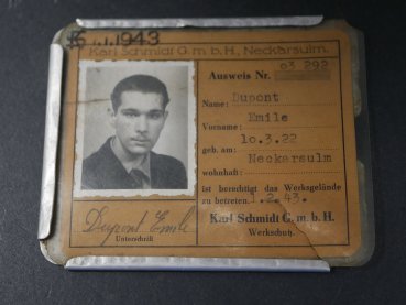 ID card from 1943 - Karl Schmidt Werk GmbH Neckarsulm - Production of Kettenkrad + parts for submarines etc.