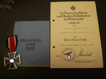 Kriegsmarine estate documents and medals command destroyer "Bruno Heinemann" - EK2 in bag + blockade runner with miniature