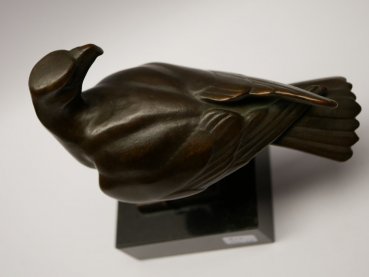 Paperweight / desk decoration in the shape of an eagle