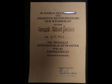 Medaille Winterschlacht im Osten 1941/42 (Ostmedaille) am Band + Urkunde